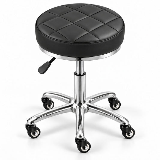 Scaun cosmetică DIVA Platinum negru, cu șezut rotund capitonat în pătrățele, bază argintie cromată, cinci roți și manetă laterală neagră, pe fundal alb.