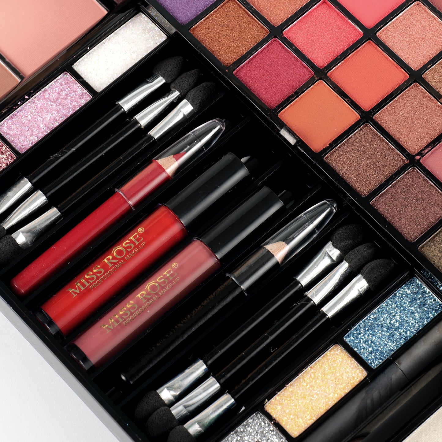 Trusa Profesionala Miss Rose - 7002-002N - 104 Culori pentru Look-ul Tau Ideal
