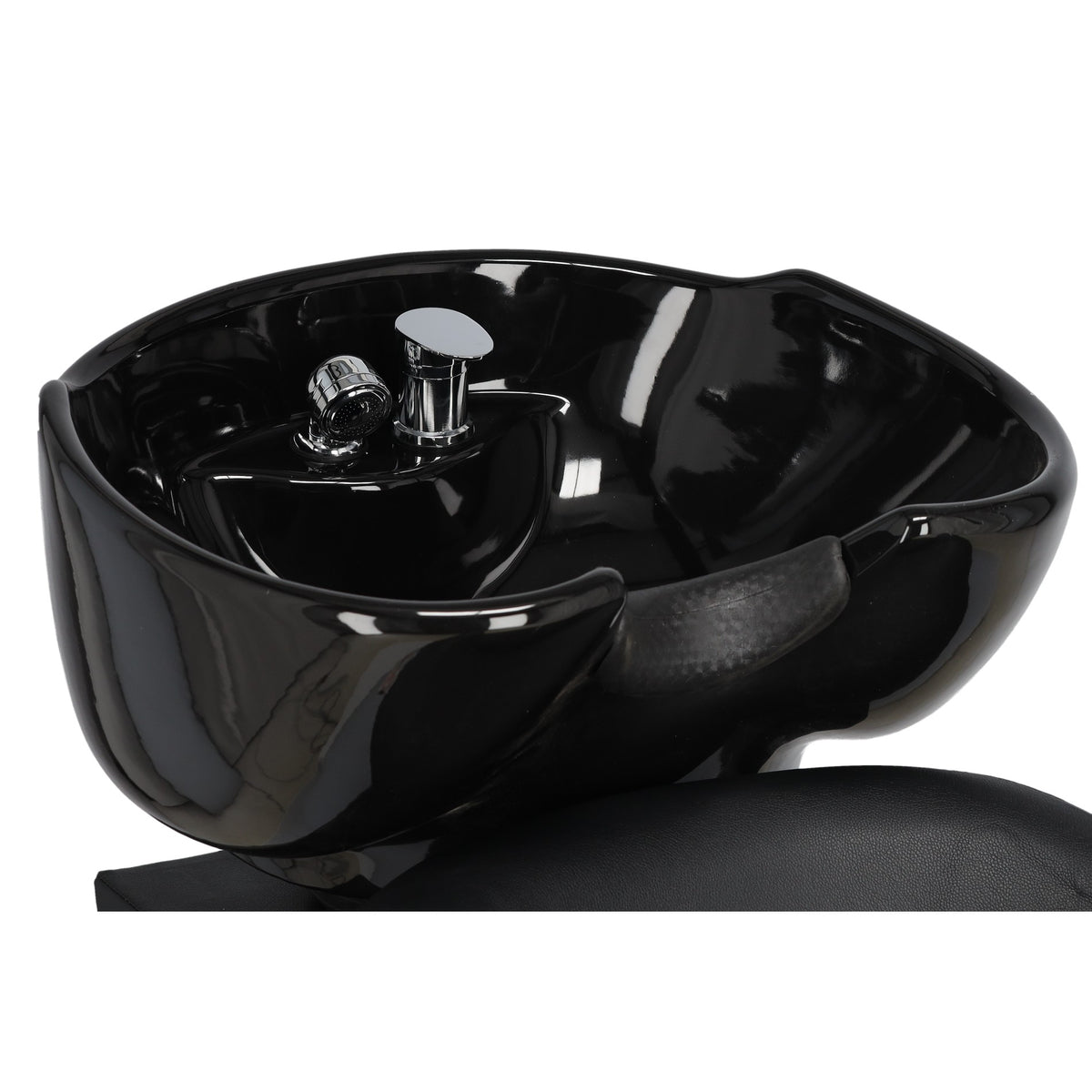 Detaliu din interiorul bolului ceramic negru al scafei, dotat cu baterie monocomanda, scurgere si protectie pentru gât.