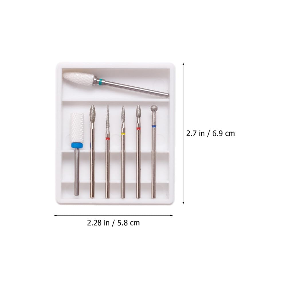 Imagine tehnica cu dimensiunile de 6.8 cm si 5.7 cm ale cutiei organizatoare pentru capetele de freza de unghii.