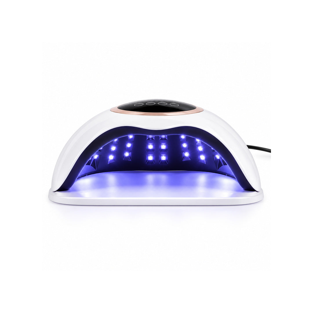 Lampa UV LED unghii BQ V2 pentru doua maini, vedere frontala cu deschidere larga, interior negru, LED-uri aprinse si baza alba, pentru polimerizarea gelului si a ojei semipermanente.