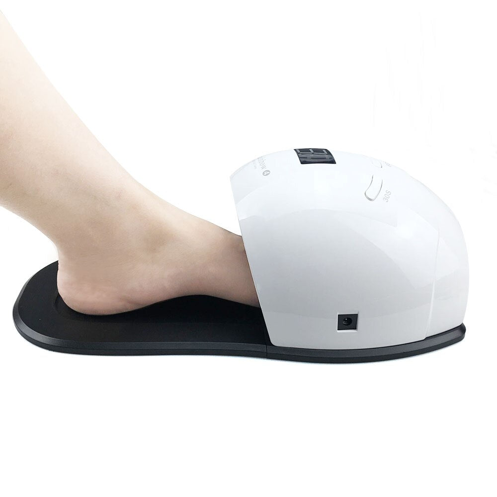 Funcție de detectare automată cu infraroșu – lampa se activează la introducerea mâinilor sau picioarelor