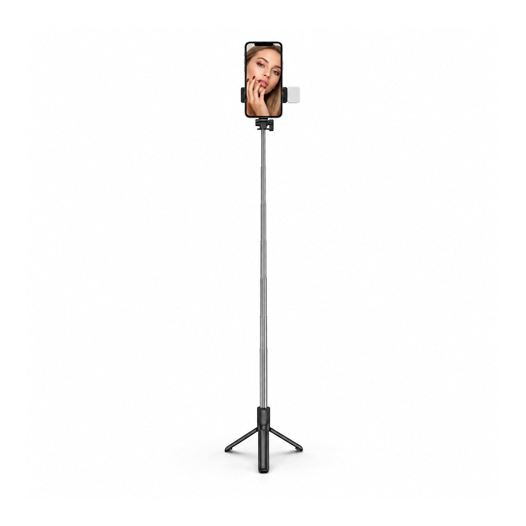 Selfie stick telescopic extins, cu trepied și telefon poziționat vertical, pentru realizarea conținutului video în salon